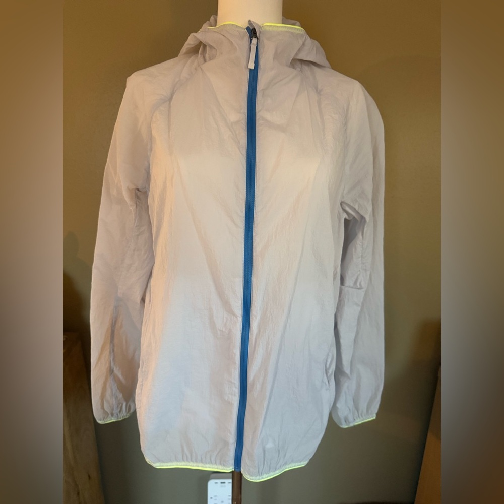 Uniqlo Gray Blue Light Windbreaker Zip Up Jacket